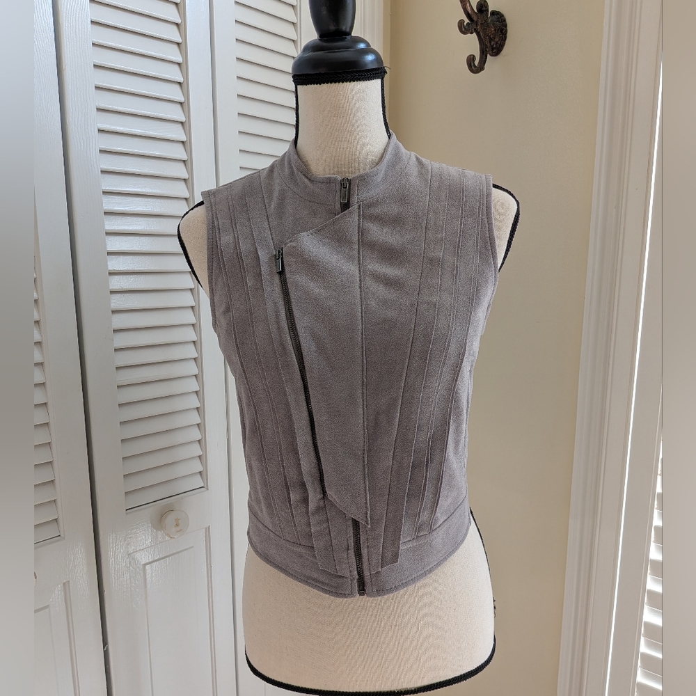 BCBGMAXAZRIA Damien Moss Gray Faux Suede Vest, Small